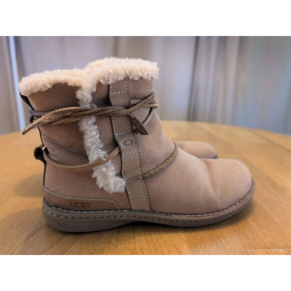 Ugg Tie UGG Australia La Jolla Beige Sheepskin Tie Up Ankle  UGG Australia Womens La Jolla Beige Sheepskin Tie Up Ankle Booties S/N 1617 US10